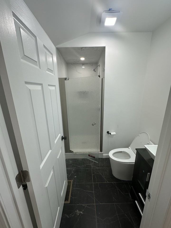 19 Leslie Rd - Photo 5 of 14