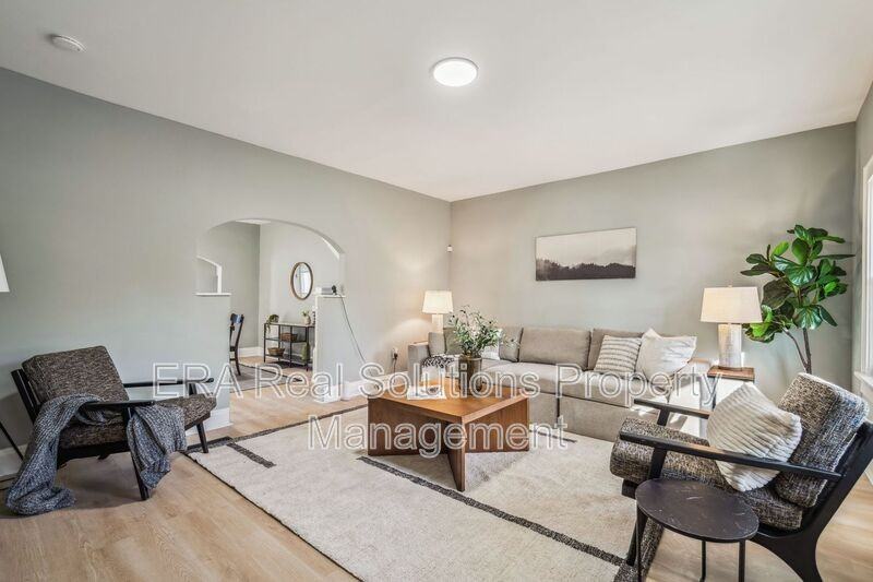 105 Rodgers Ave - Photo 6 of 50