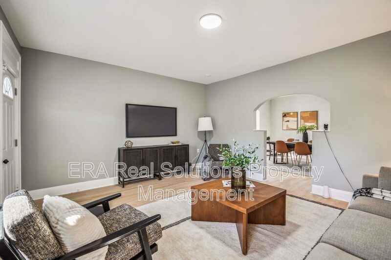 105 Rodgers Ave - Photo 7 of 50