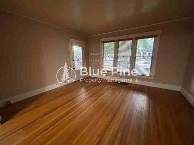 284 S Ridge Ave - Photo 3 of 19