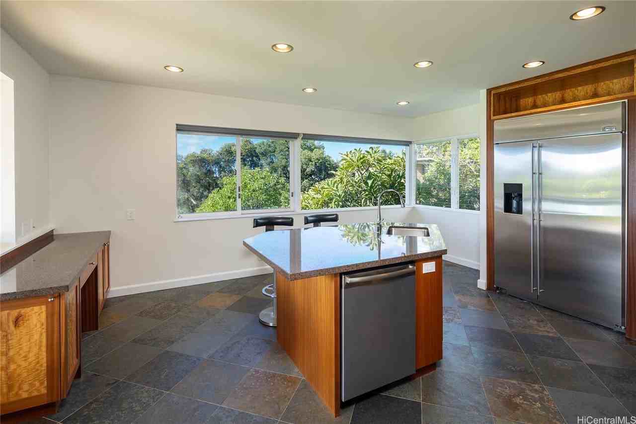 1944 Ualakaa St #C - Photo 5 of 21