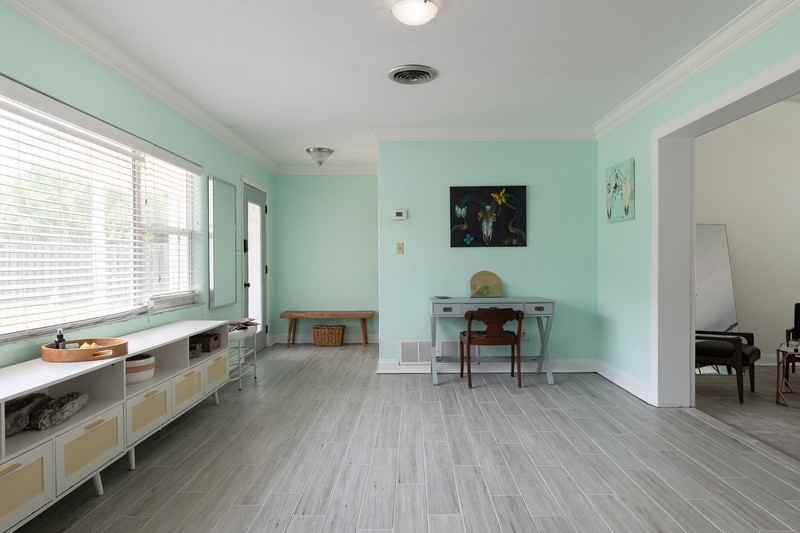 1116 Berwyn Rd - Photo 5 of 25