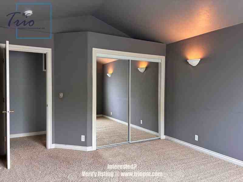 3365 Gilham Rd - Photo 7 of 26