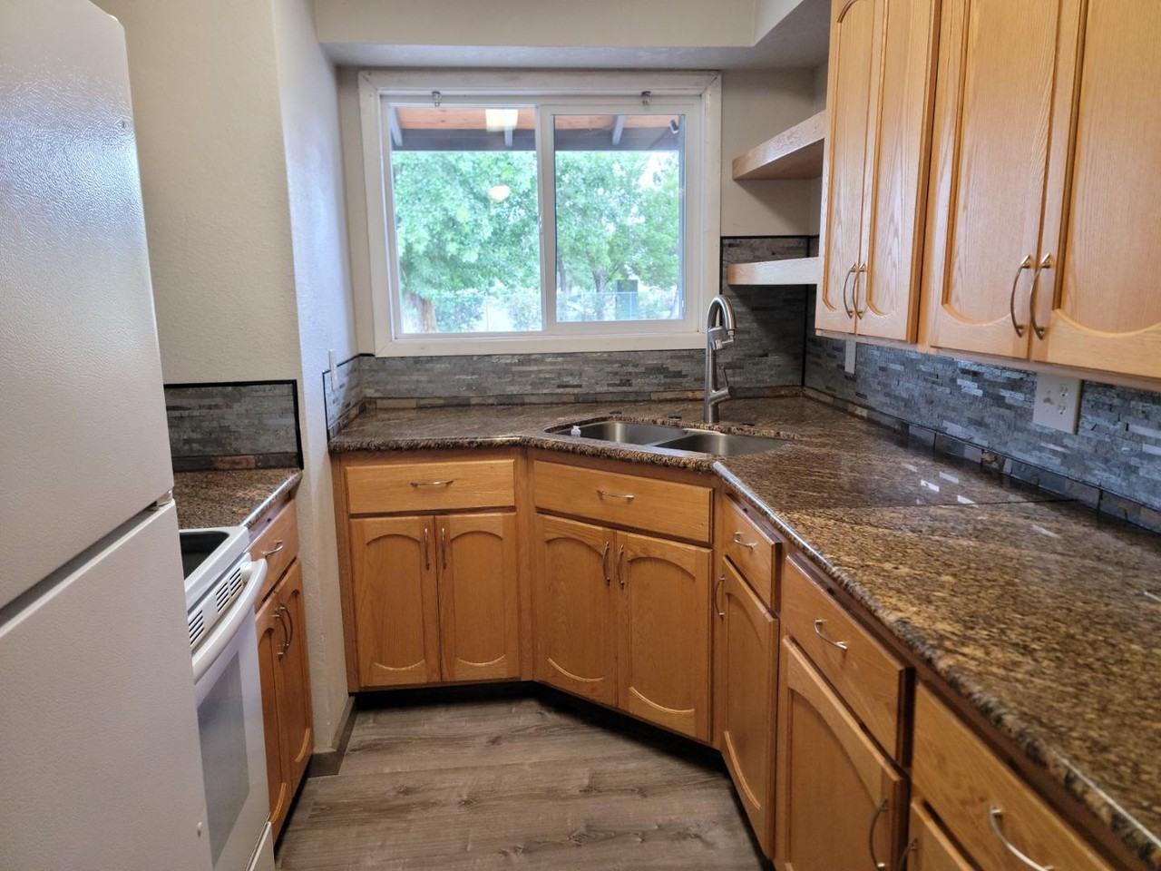 201 Thelander Ln #5 - Photo 2 of 11