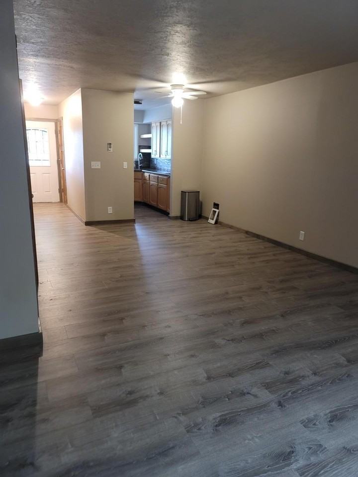 201 Thelander Ln #5 - Photo 3 of 11