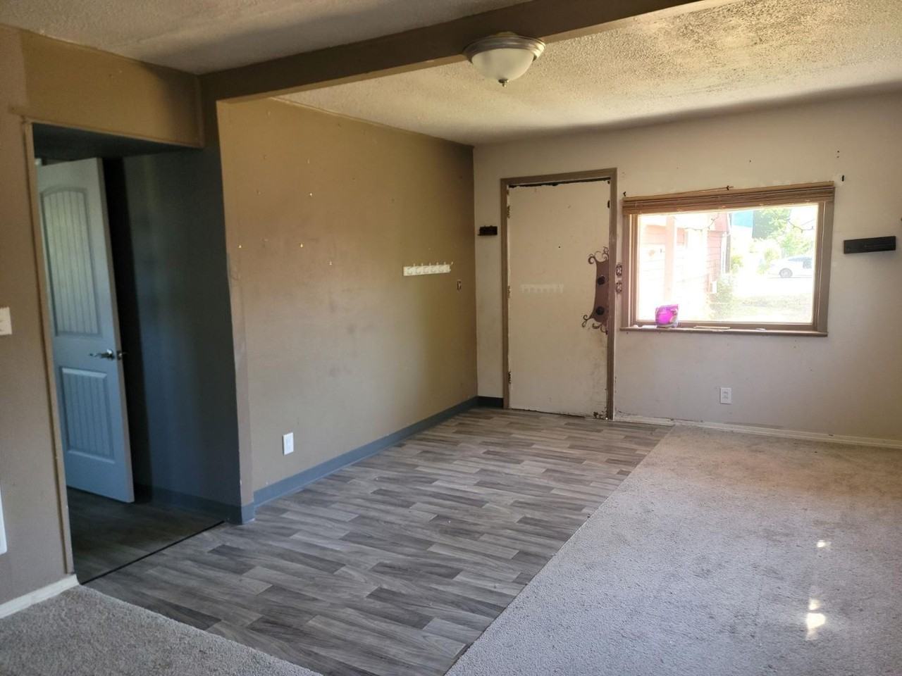 983 Bever Dr Ne - Photo 2 of 10