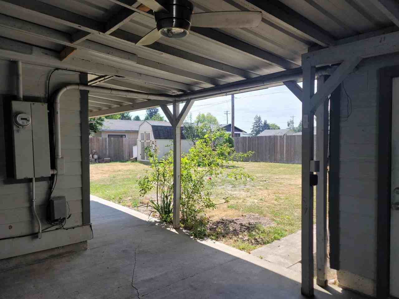 985 5th St - Photo 3 of 30