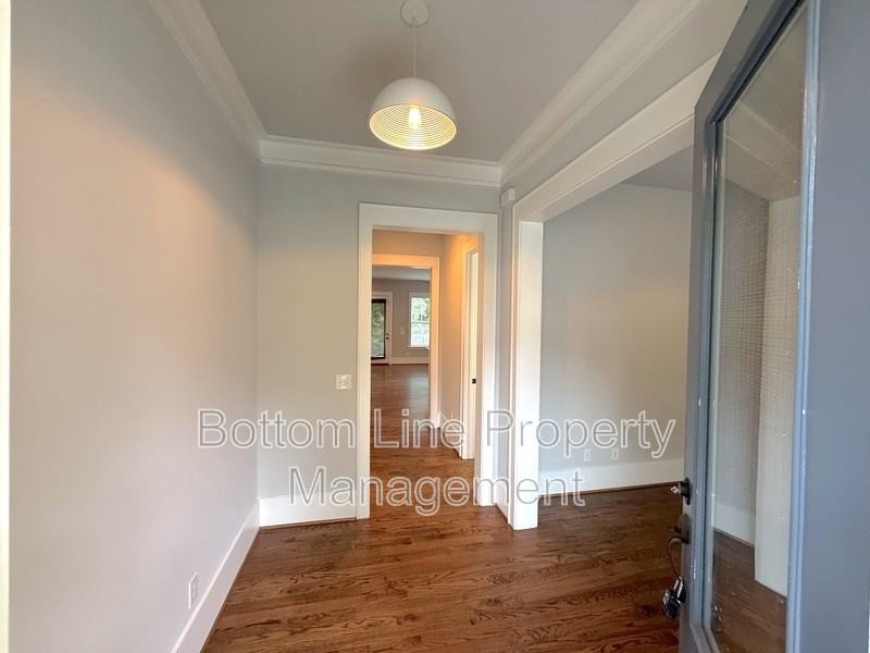 5218 Kelly St - Photo 3 of 30