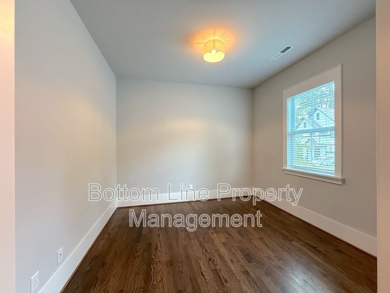 5218 Kelly St - Photo 4 of 30