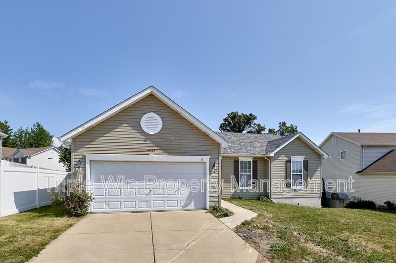 4927 Triple Tree Ct - Photo 3 of 50