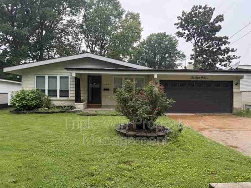 10805 Landseer Dr - Photo 2 of 36