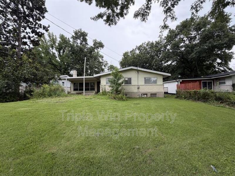 10805 Landseer Dr - Photo 5 of 36