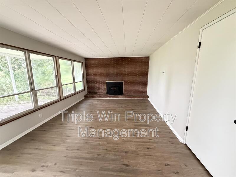 10805 Landseer Dr - Photo 6 of 36