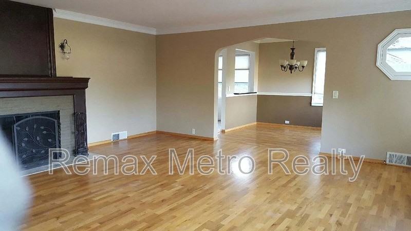 9005 45th Ave Ne - Photo 2 of 18