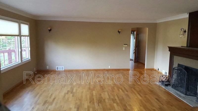 9005 45th Ave Ne - Photo 6 of 18
