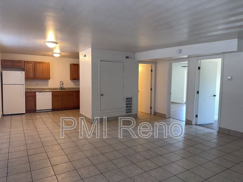 690 Field St #4 - Photo 2 of 12