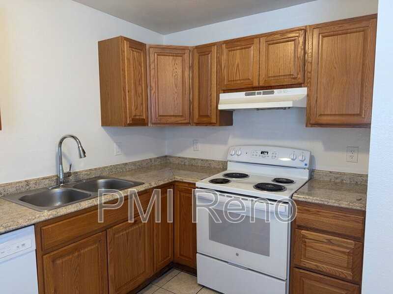 690 Field St #4 - Photo 5 of 12
