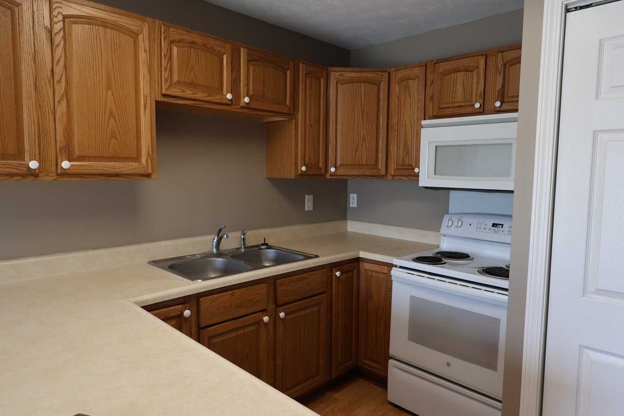 305 Brookside Pl - Photo 3 of 48