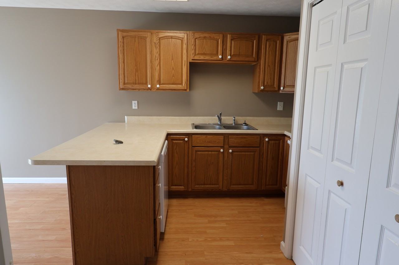 305 Brookside Pl - Photo 4 of 48