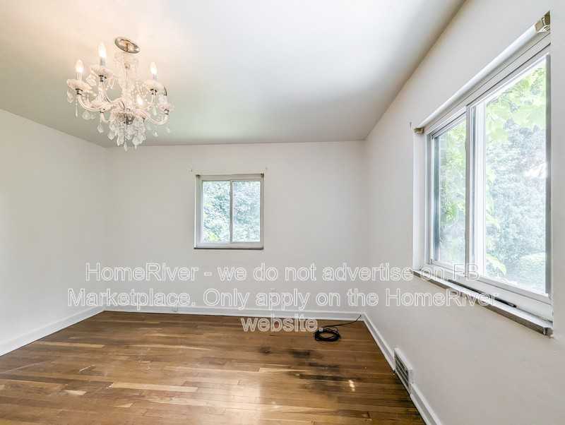 383 Broadmoor Ave - Photo 6 of 17