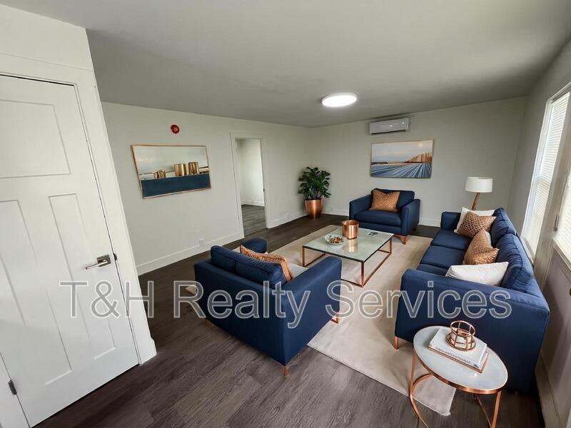 1124 S East St - Photo 3 of 16