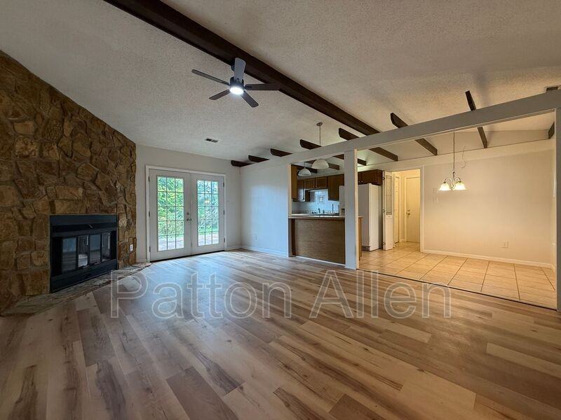 105 Scottlynn Ct - Photo 2 of 27