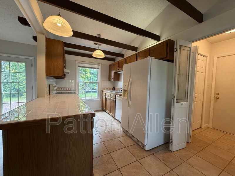 105 Scottlynn Ct - Photo 4 of 27