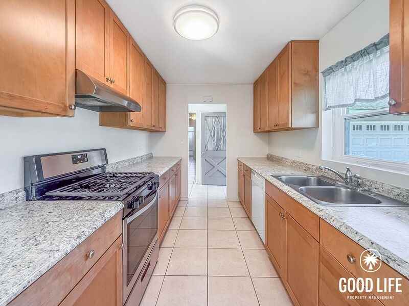14213 Tobiasson Rd - Photo 3 of 20