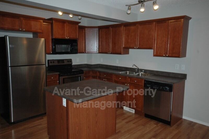 57 Vaughn Ave - Photo 3 of 13
