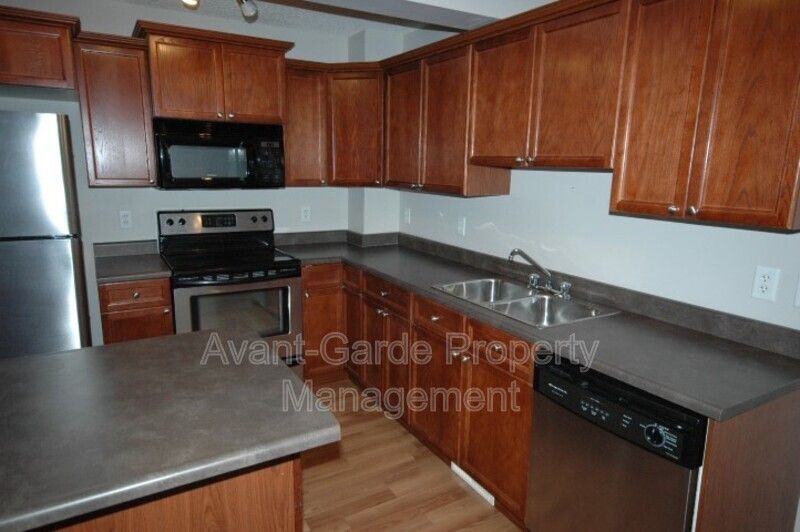 57 Vaughn Ave - Photo 4 of 13