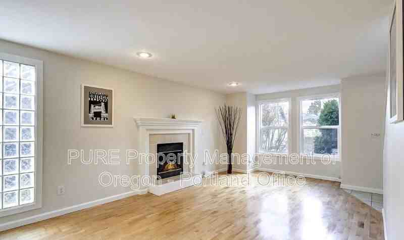 310 Ne Morris St - Photo 4 of 26