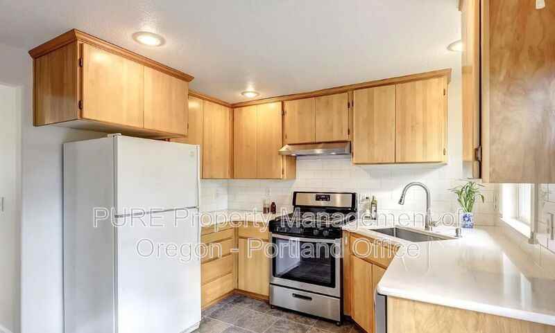 310 Ne Morris St - Photo 7 of 26