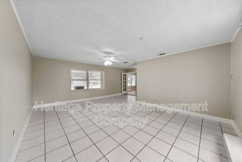 7422 Stonehouse Dr - Photo 6 of 31