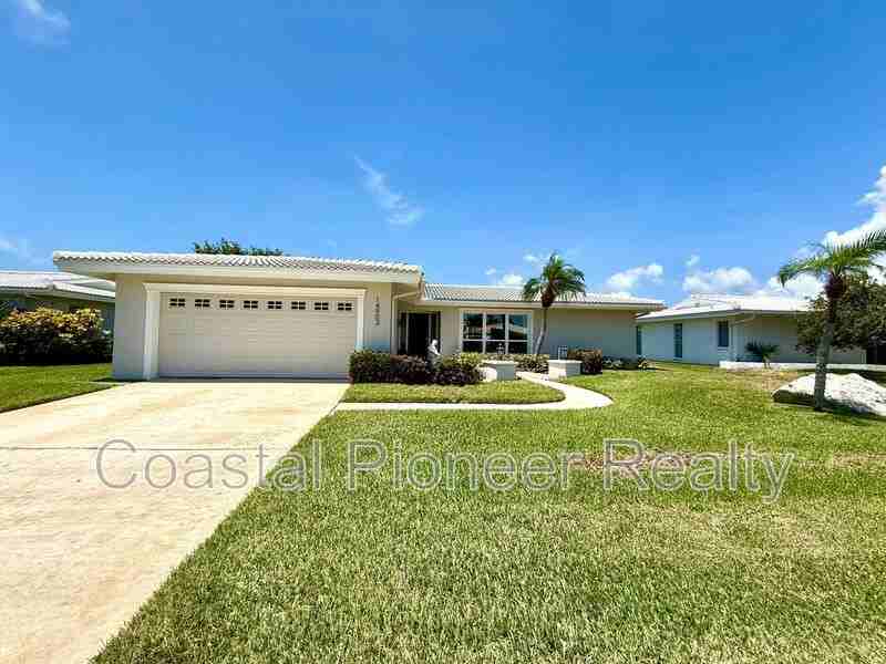 14903 Imperial Point Dr N - Photo 2 of 50