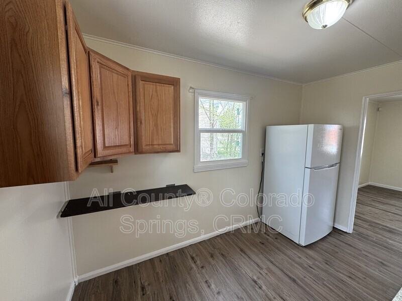607 Brookshire Ave - Photo 4 of 19