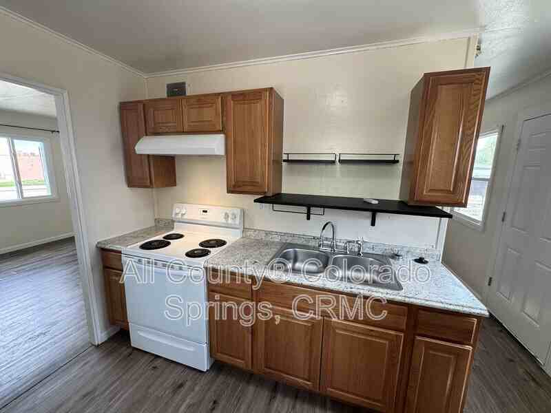 607 Brookshire Ave - Photo 5 of 19