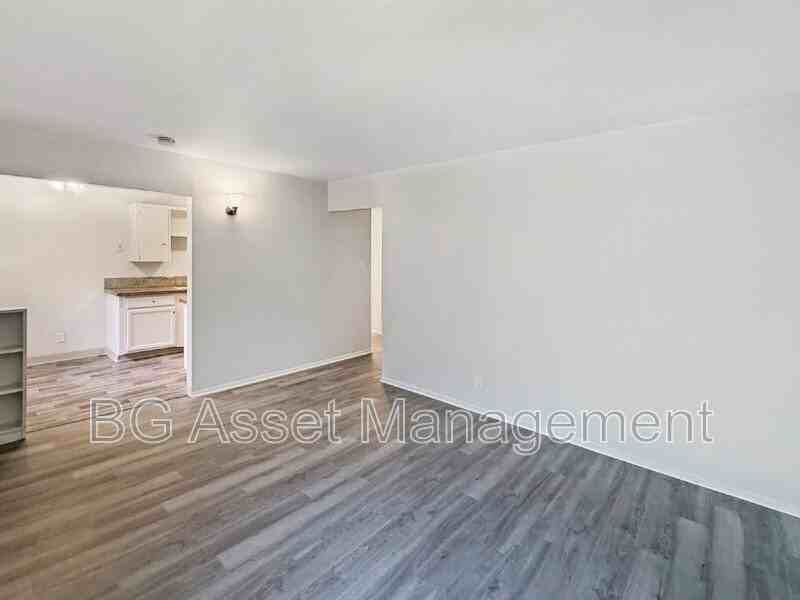 1938 Ethan Way #3