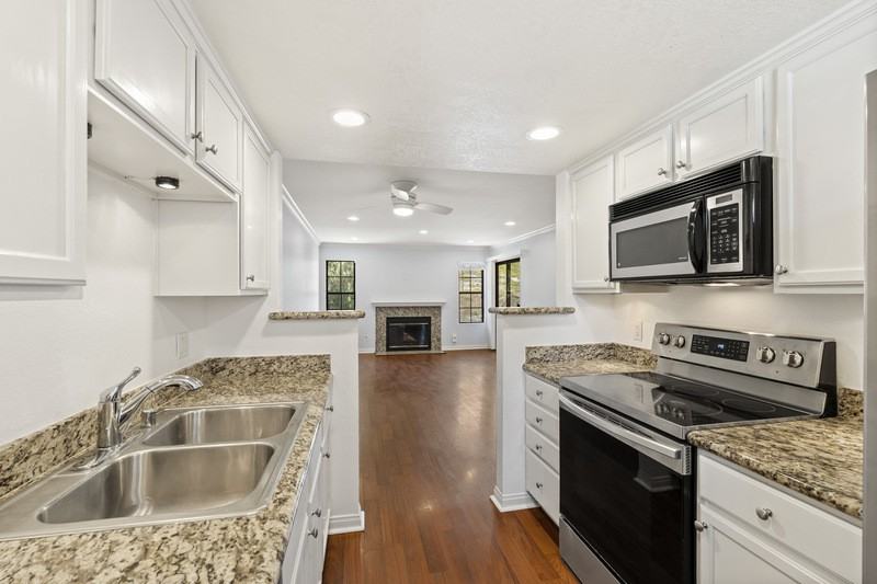 12059 Alta Carmel Ct #168 - Photo 4 of 21