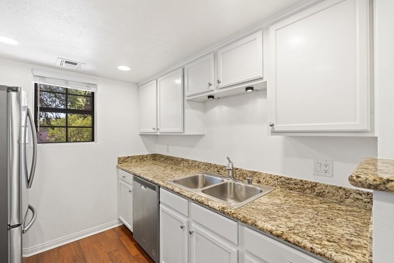 12059 Alta Carmel Ct #168 - Photo 5 of 21