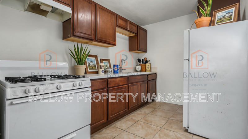 124 Laurel Ave - Photo 4 of 10