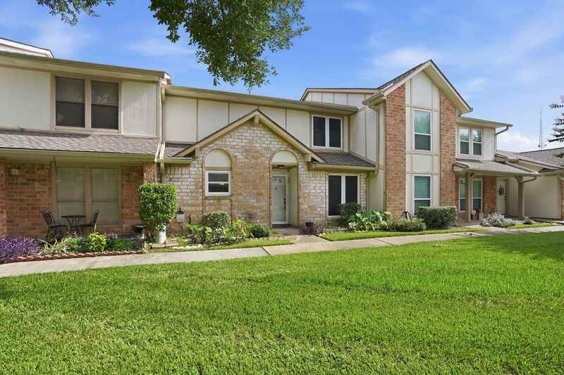 66 T Huxley Ln - Photo 2 of 30