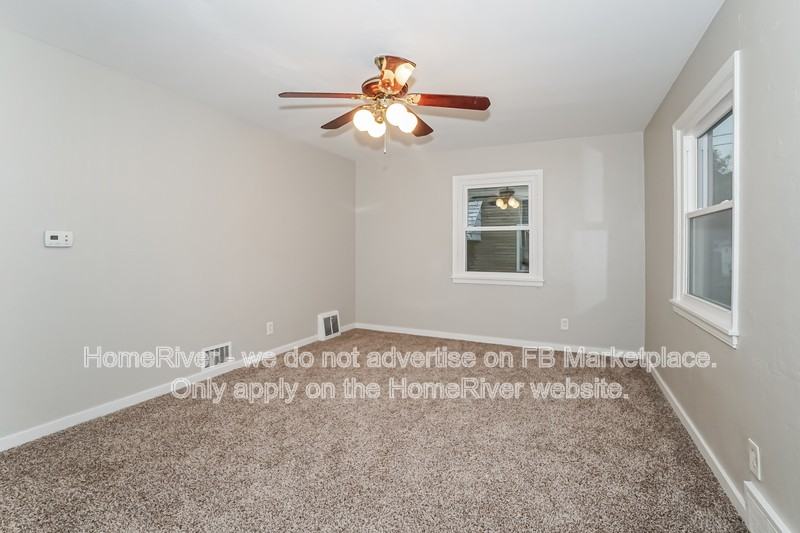 411 Hillview St - Photo 2 of 17