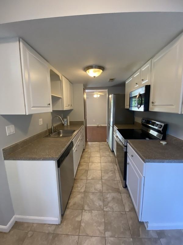 1202 Stonewood Ct - Photo 4 of 30