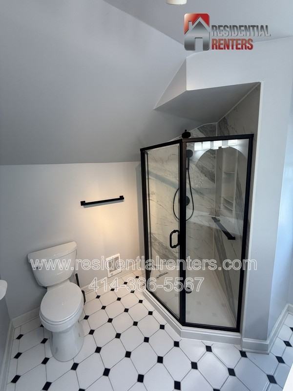 2203 N 68th St - Photo 6 of 17