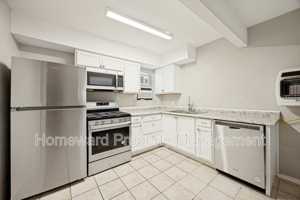 featured image of 1001 W Elm St