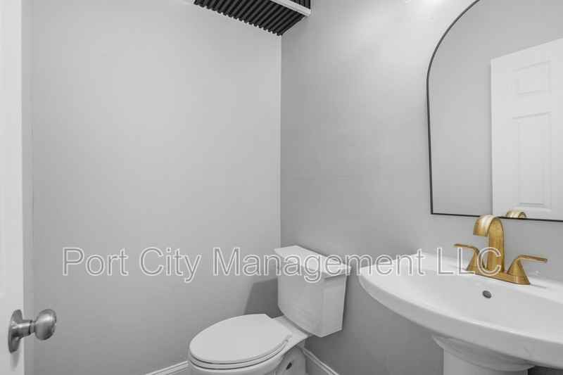 1416 N Milton Ave - Photo 7 of 24