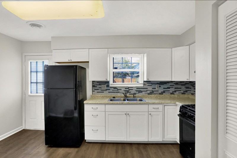 278 Walnut St #4 - Photo 3 of 14