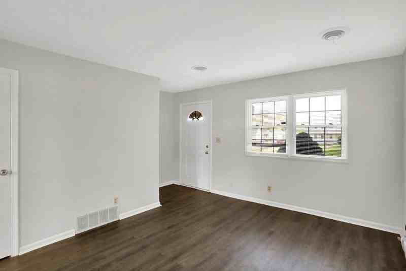 278 Walnut St #4 - Photo 5 of 14