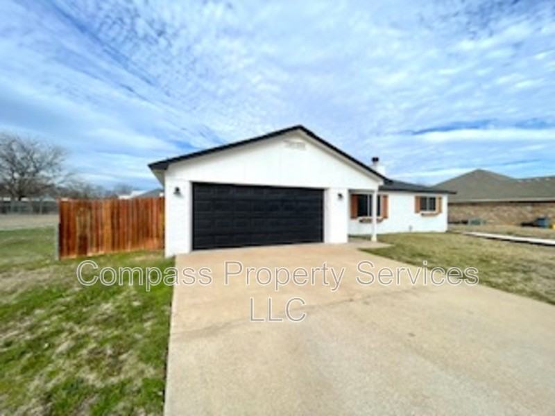 396 Fernwood Dr - Photo 2 of 20