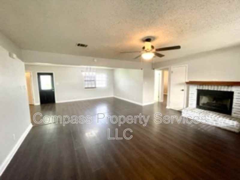 396 Fernwood Dr - Photo 4 of 20